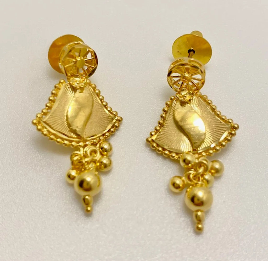 Gold Plated Leaf Motif Pendant Necklace Earrings Set For Women