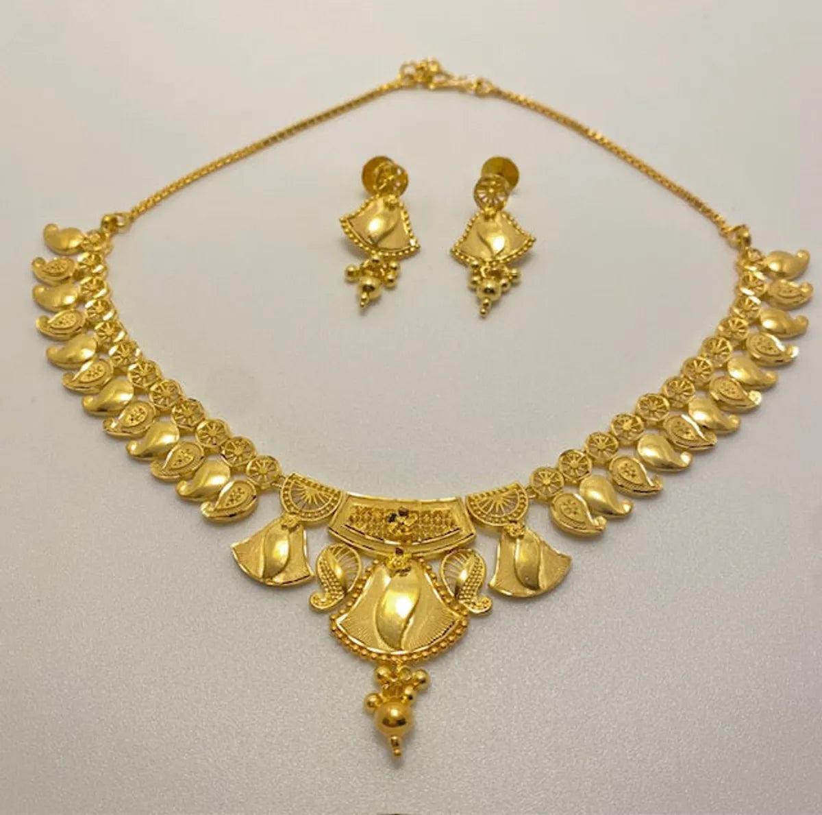 Gold Plated Leaf Motif Pendant Necklace Earrings Set For Women