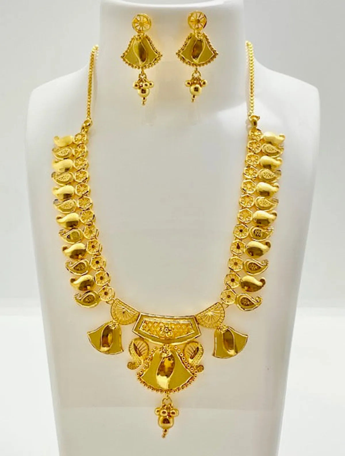 Gold Plated Leaf Motif Pendant Necklace Earrings Set For Women