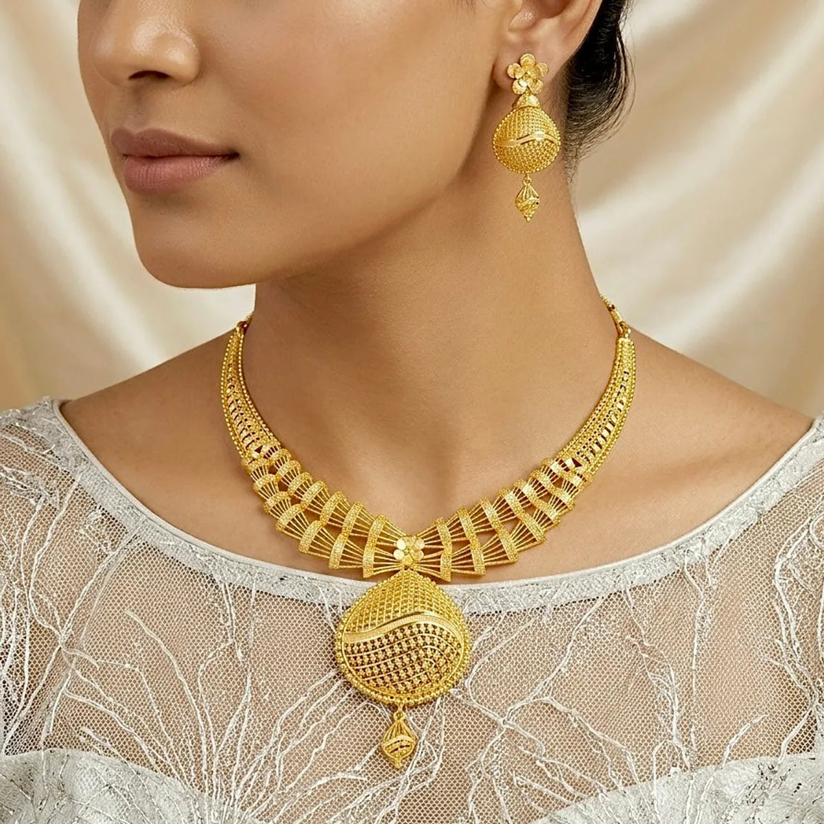 Gold Micro Plated Copper Dubai Fan Style Pendant Necklace Set