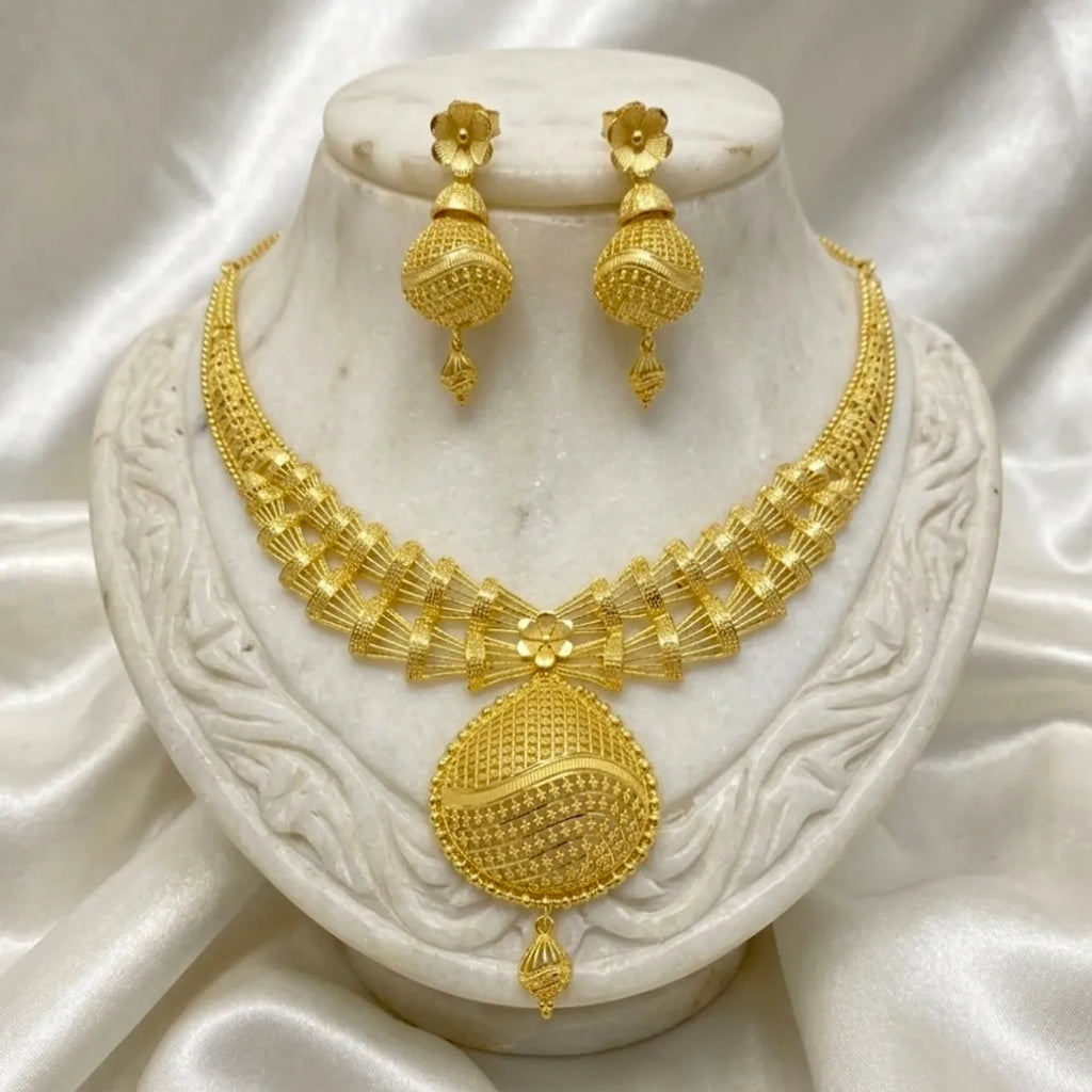 Gold Micro Plated Copper Dubai Fan Style Pendant Necklace Set