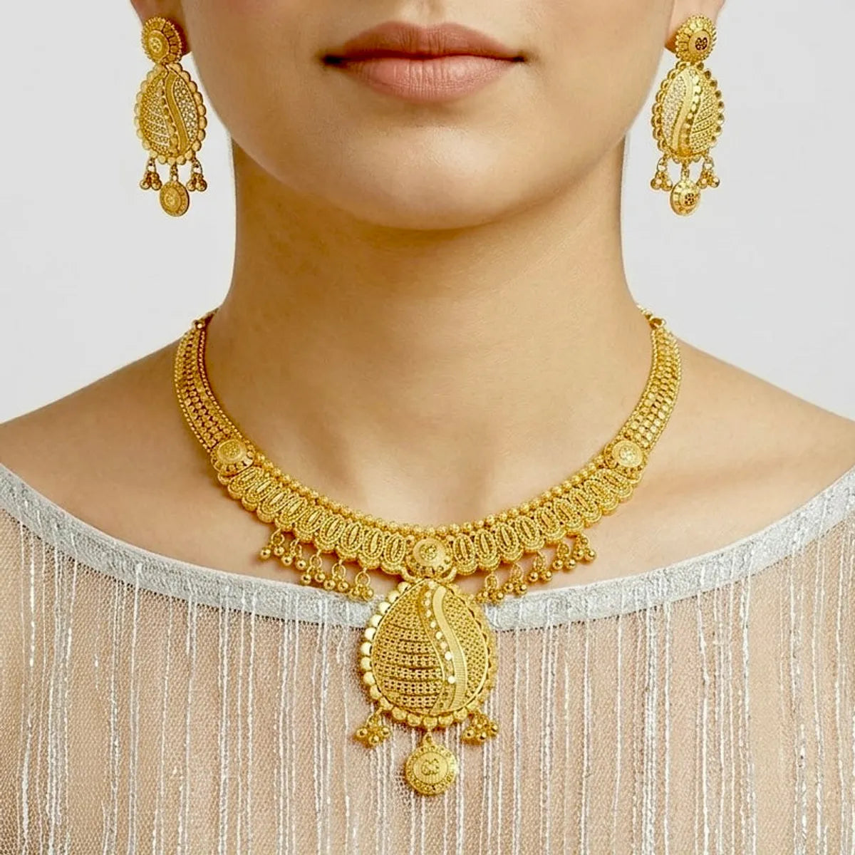 Gold Micro Plated Copper Dubai Heritage Oval Pendant Necklace Set