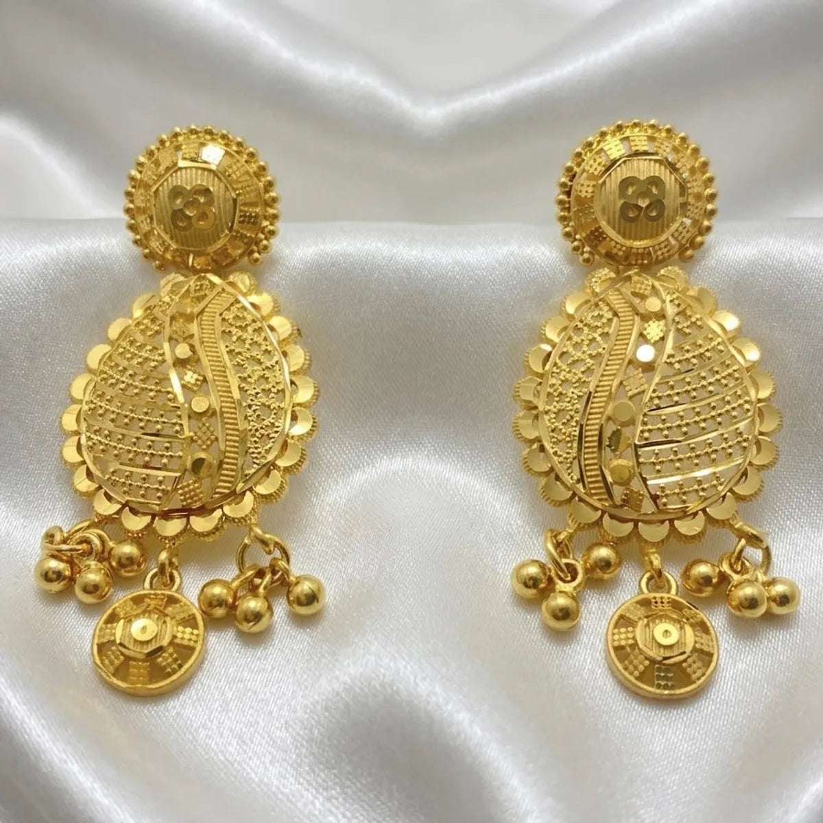 Gold Micro Plated Copper Dubai Heritage Oval Pendant Necklace Set