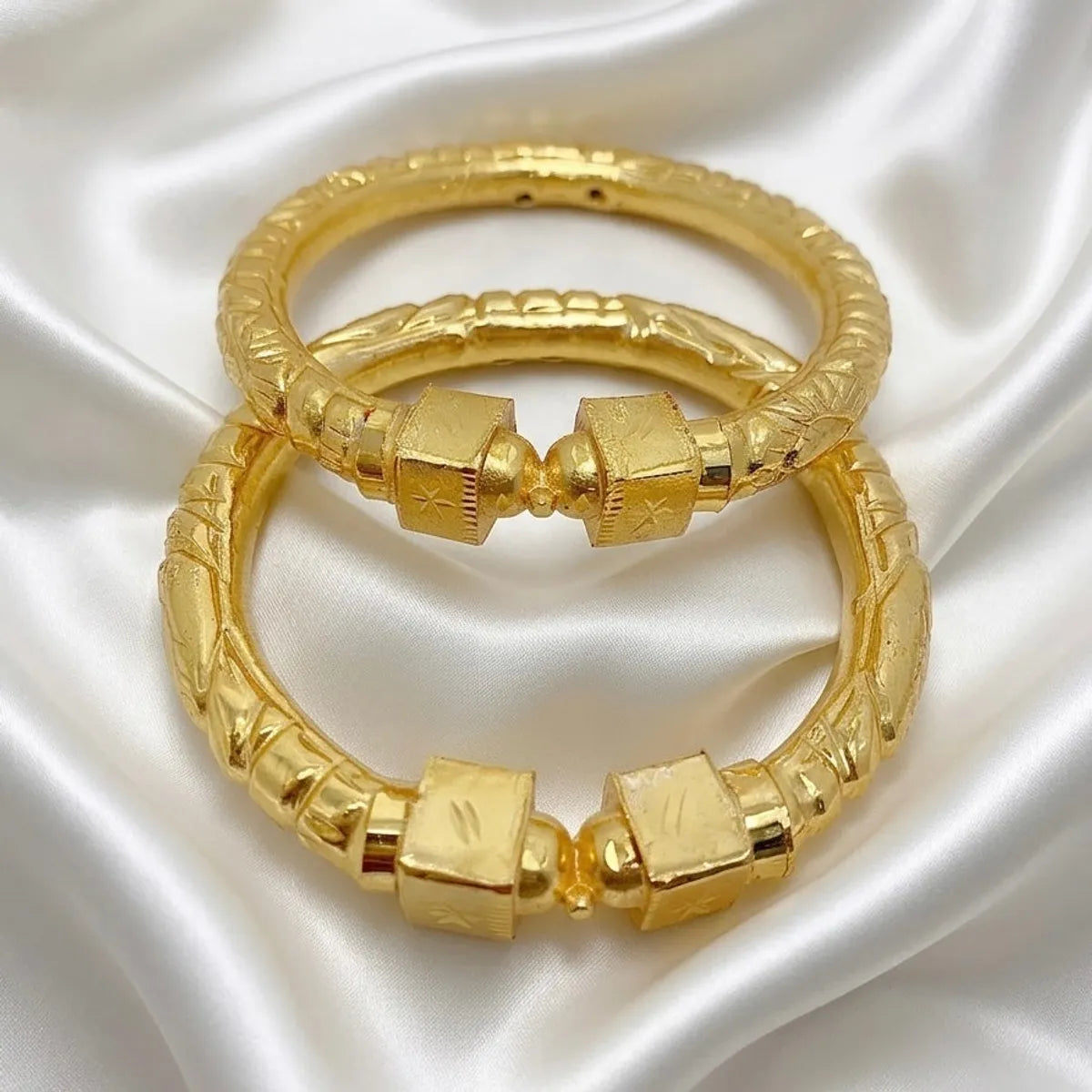 Gold Copper Nakshikari Bala Bengali Handcrafted Bangle Pair For Women