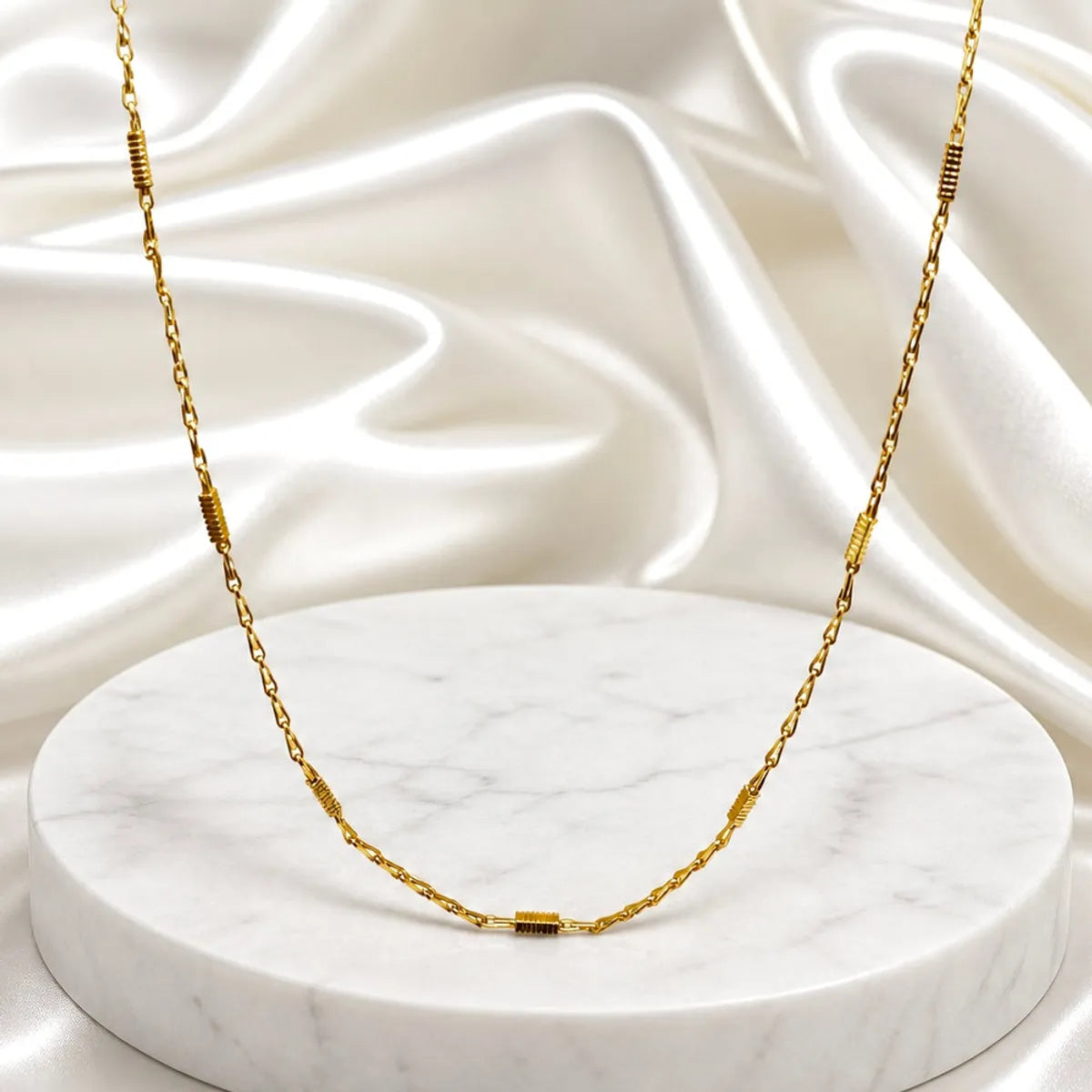 Gold Micro Plated Copper Geometric Link Neck Chain For Women