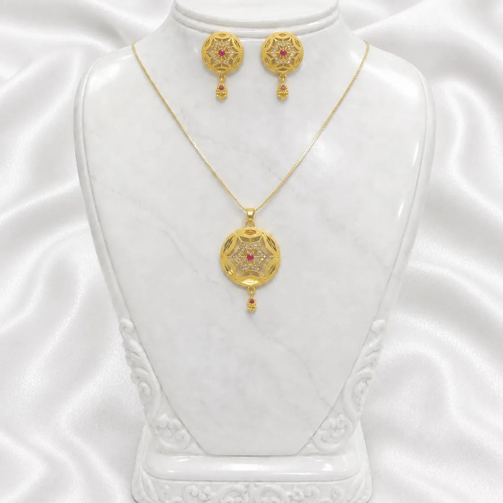 Gold Micro Plated Ad Ruby Star Motif Pendant Necklace Earring Set