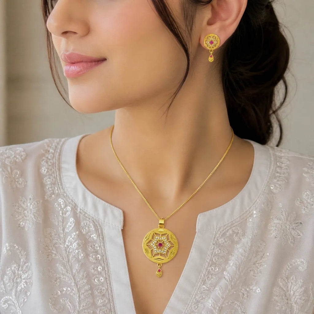 Gold Micro Plated Ad Ruby Star Motif Pendant Necklace Earring Set