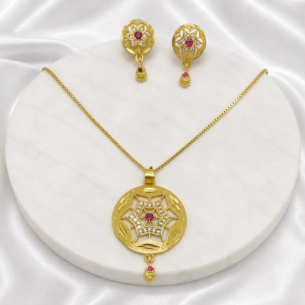 Gold Micro Plated Ad Ruby Star Motif Pendant Necklace Earring Set
