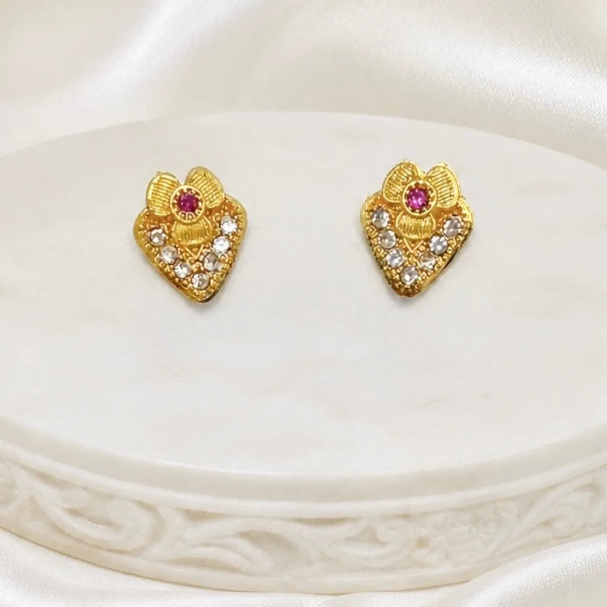 Gold Micro Plated Ad Ruby Floral Pendant Necklace Set For Women